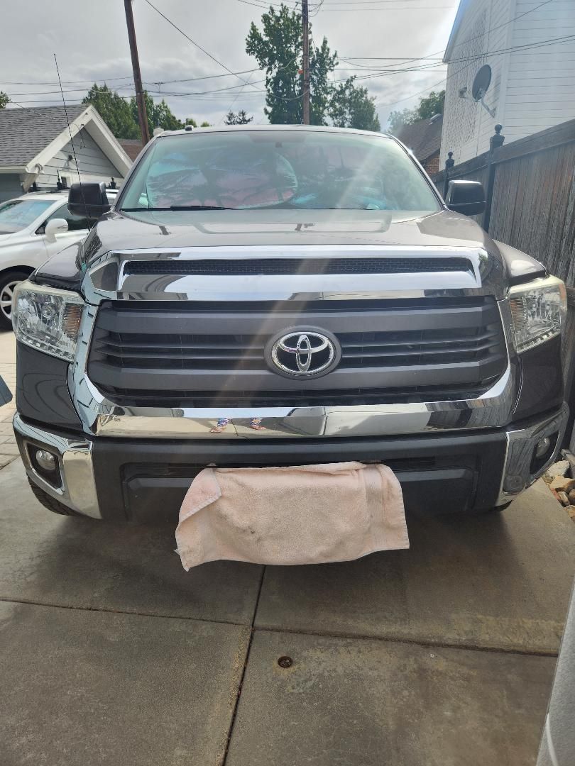 Used 2015 Toyota Tundra SR5 AWD/4WD image 4