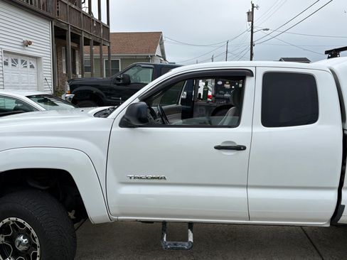 Used 2006 Toyota Tacoma 4x4 Access Cab V6 image 11