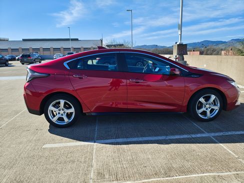 Used 2018 Chevrolet Volt LT w/ LT Driver Confidence Package image 6