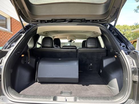 Used 2019 Jeep Cherokee Latitude Plus FWD image 12