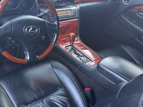 Used 2005 Lexus SC 430 Convertible image 8