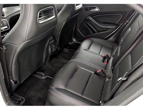 Used 2019 Mercedes-Benz CLA 250 image 8