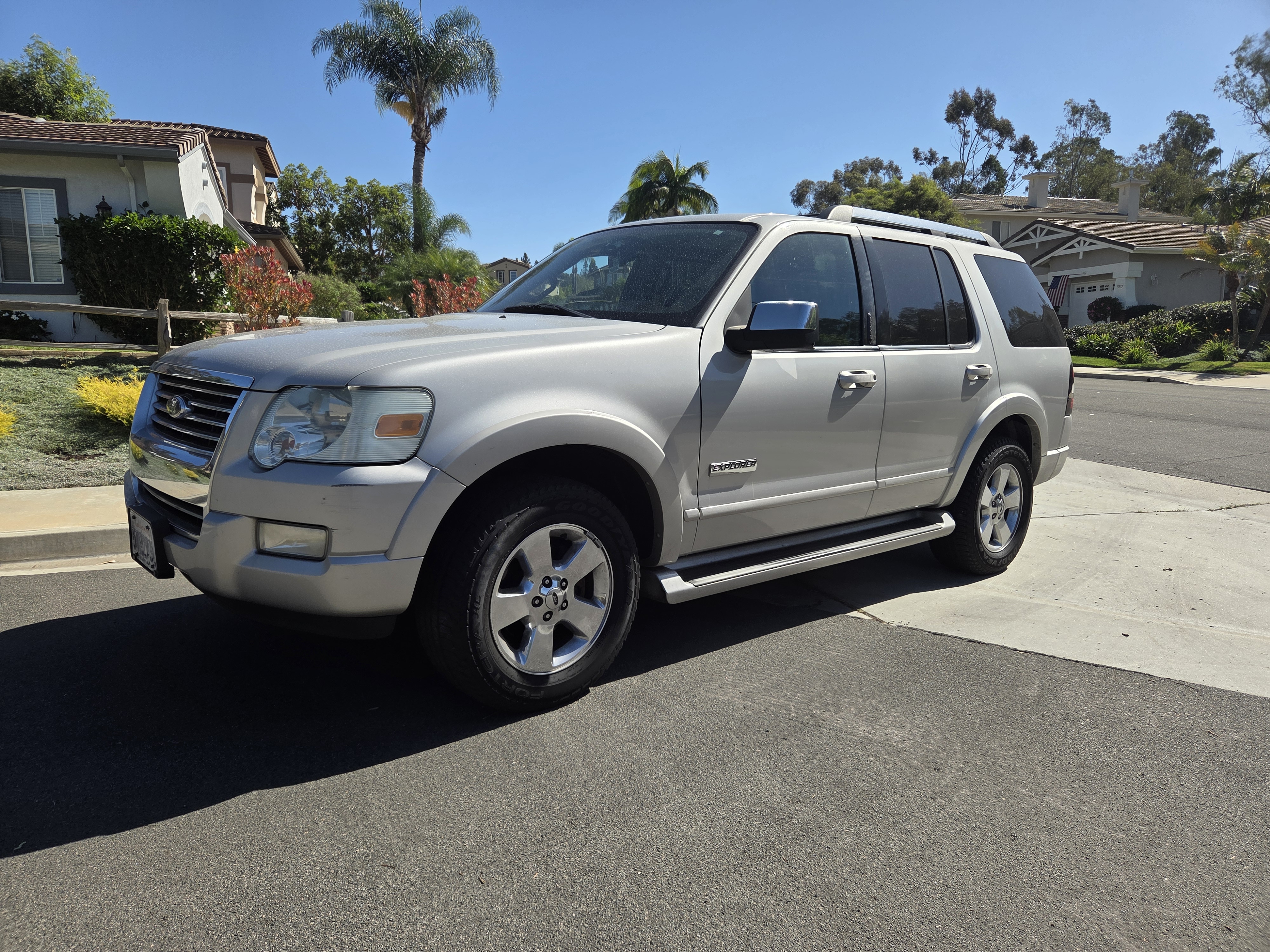 Used 2006 Ford Explorer Limited RWD image 2