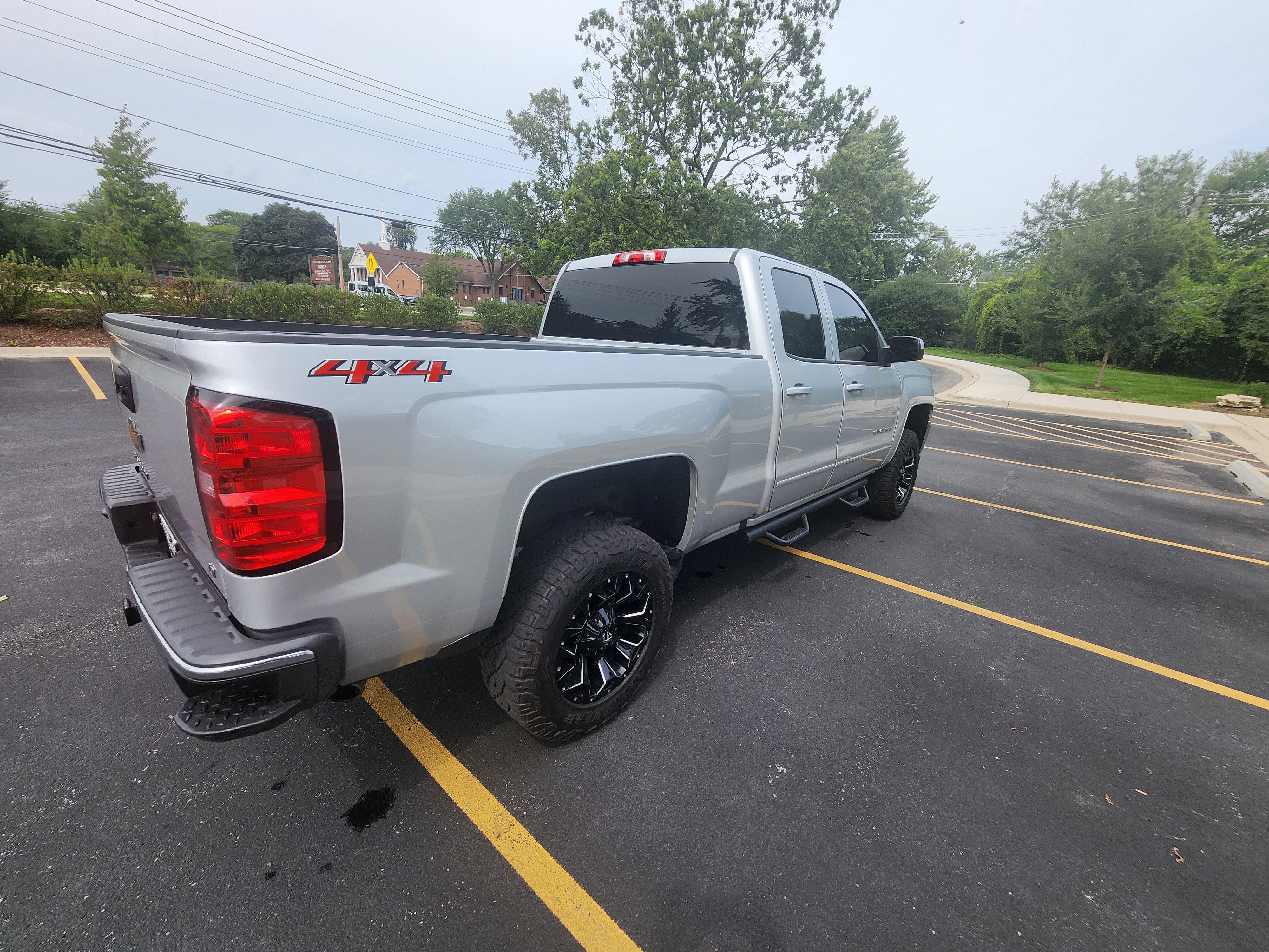 Used 2018 Chevrolet Silverado 1500 LT w/ All Star Edition AWD/4WD image 13