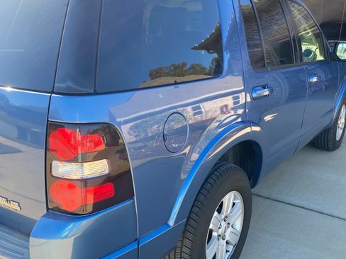 Used 2009 Ford Explorer XLT image 5