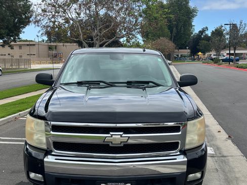 Used 2007 Chevrolet Silverado 1500 LT w/ 1LT Convenience Package AWD/4WD image 6