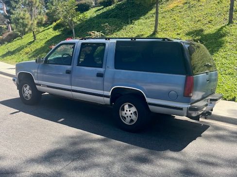 Used 1995 Chevrolet Suburban 4WD image 1