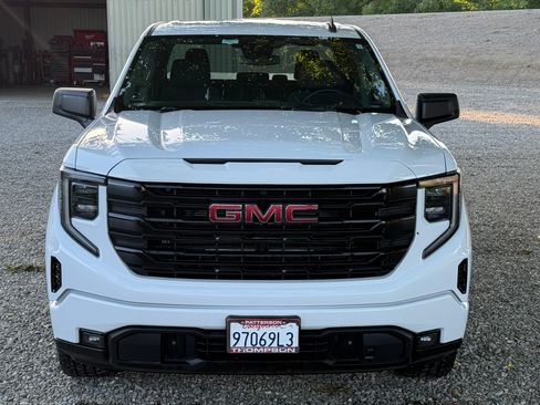 Used 2022 GMC Sierra 1500 Elevation w/ X31 Off-Road Package AWD/4WD image 12