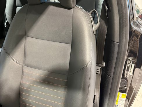 Used 2011 Volvo C30 image 23