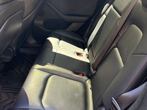 Used 2023 Tesla Model Y Performance image 12