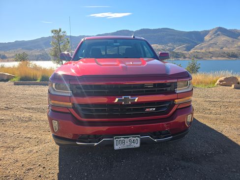 Used 2018 Chevrolet Silverado 1500 LT w/ All Star Edition image 2