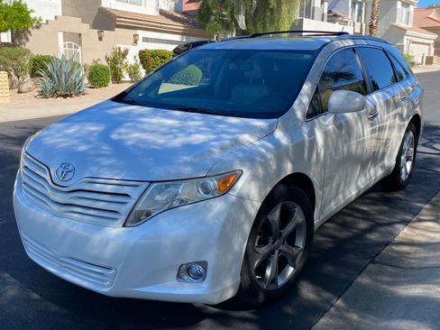 Used 2010 Toyota Venza image 4