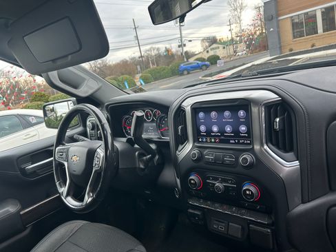 Used 2019 Chevrolet Silverado 1500 LT w/ All-Star Edition image 2