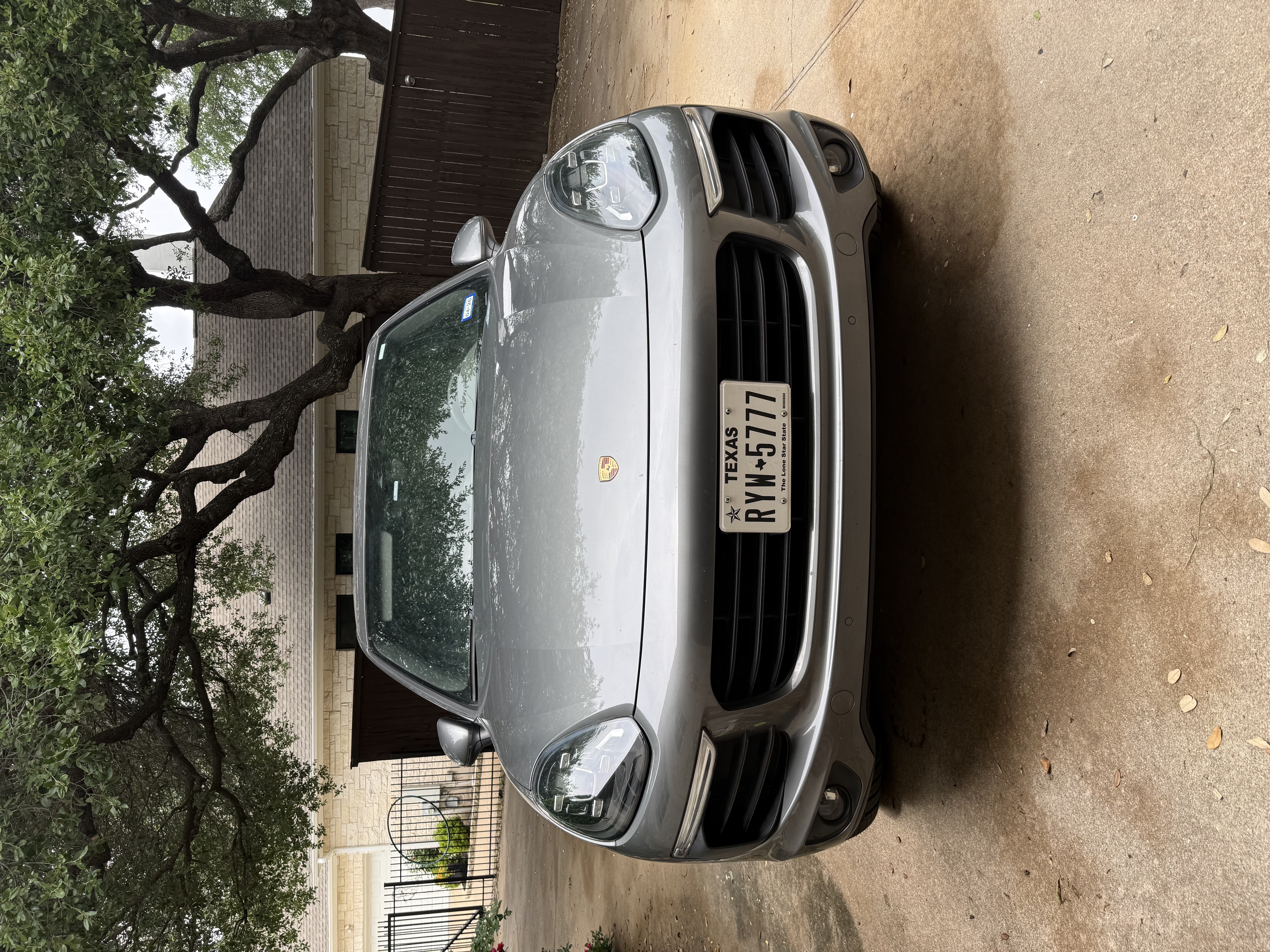 Used 2016 Porsche Cayenne AWD/4WD image 1