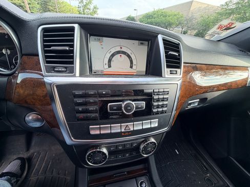 Used 2014 Mercedes-Benz GL 350 BlueTEC 4MATIC image 9