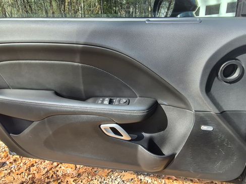 Used 2016 Dodge Challenger R/T Plus image 10