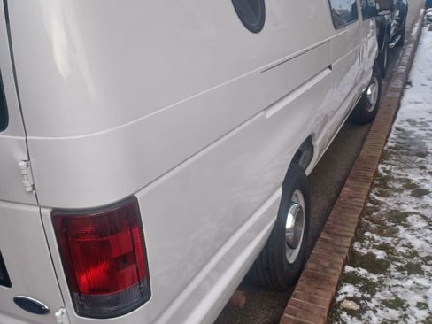 Used 2006 Ford E-350 and Econoline 350 Extended Super Duty image 12