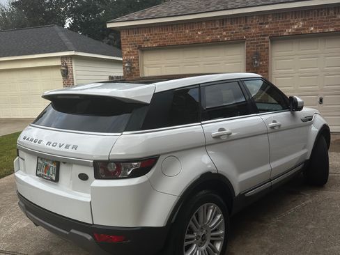 Used 2013 Land Rover Range Rover Evoque Prestige image 4