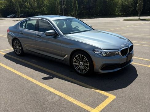 Used 2019 BMW 530i xDrive w/ Convenience Package AWD/4WD image 2