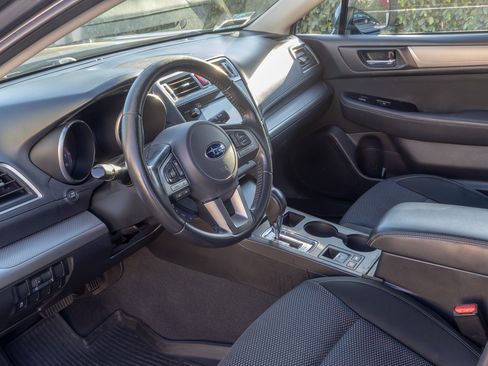 Used 2017 Subaru Outback 2.5i Premium image 12