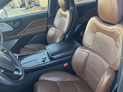 Used 2020 Lincoln Aviator Reserve w/ Equipment Group 202A image 28