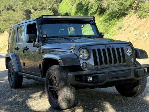 Used 2016 Jeep Wrangler Unlimited Sahara image 9