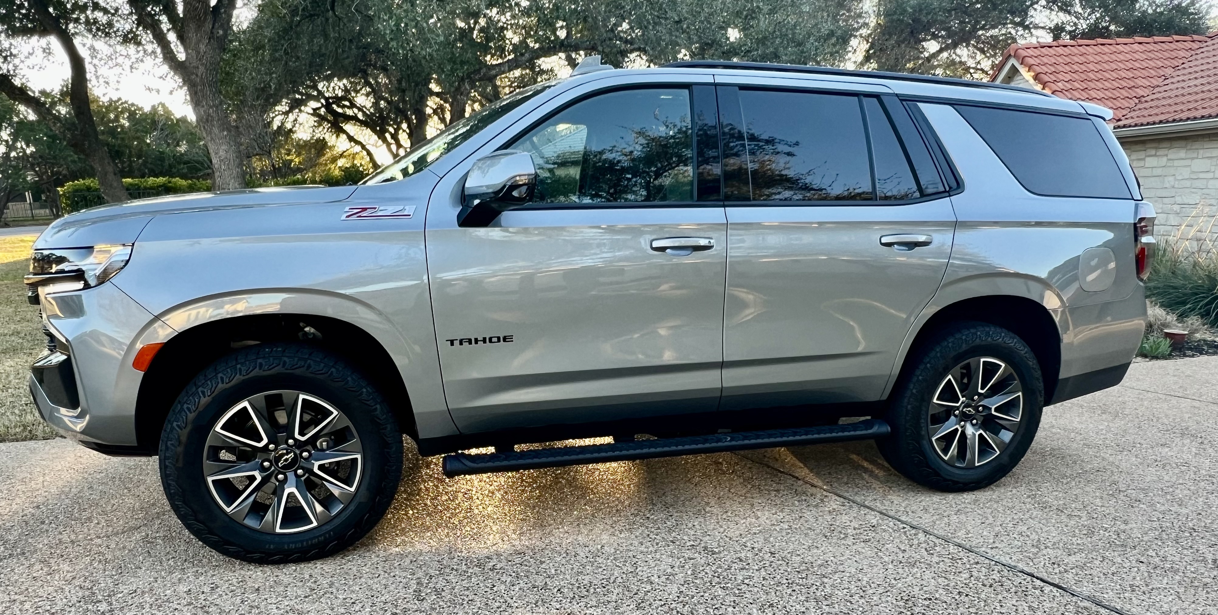 Used 2024 Chevrolet Tahoe Z71 w/ Luxury Package AWD/4WD image 12