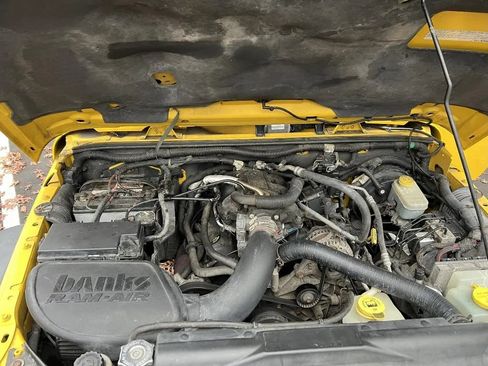 Used 2009 Jeep Wrangler Unlimited Rubicon w/ Dual Top Group image 26