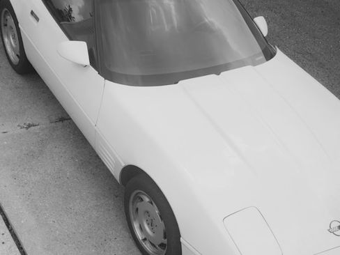 Used 1992 Chevrolet Corvette Hatchback Coupe 2D image 1