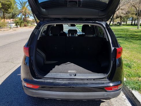 Used 2017 Kia Sportage LX w/ LX Popular Package image 18