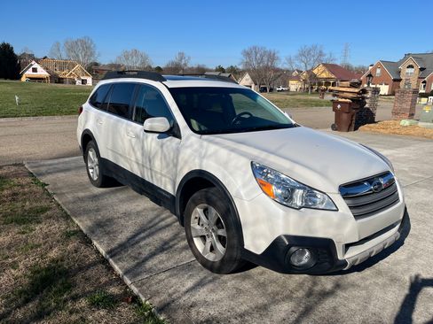 Used 2014 Subaru Outback 3.6R Limited image 1