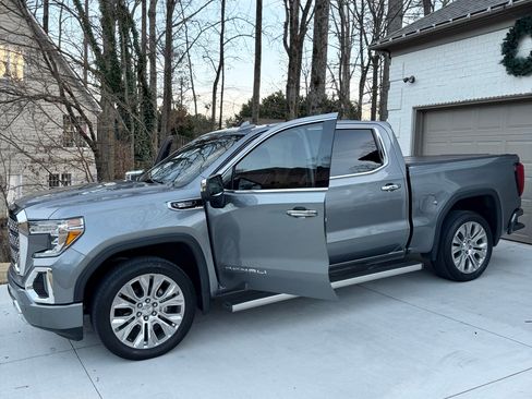 Used 2022 GMC Sierra 1500 Denali w/ Denali Premium Package image 1