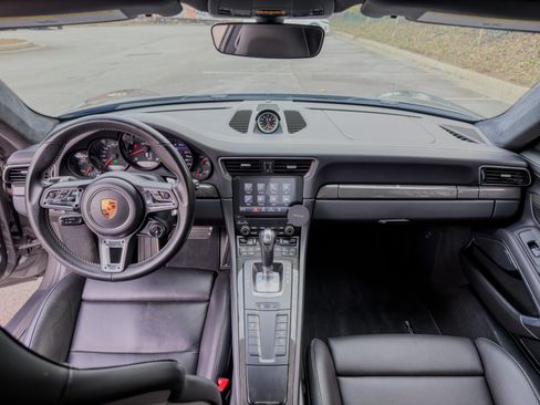 Used 2018 Porsche 911 GT3 RS image 19