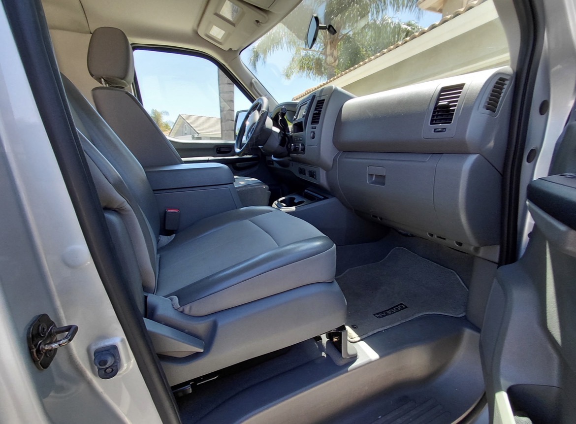 Used 2018 Nissan NV 3500 SV w/ Navigation Package RWD image 8