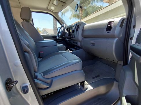 Used 2018 Nissan NV 3500 SV w/ Navigation Package RWD image 8