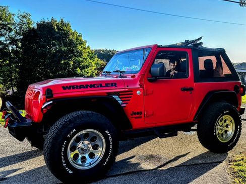Used 2019 Jeep Wrangler Sport image 12