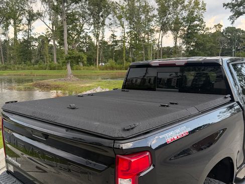 Used 2019 Chevrolet Silverado 1500 LT Trail Boss AWD/4WD image 12