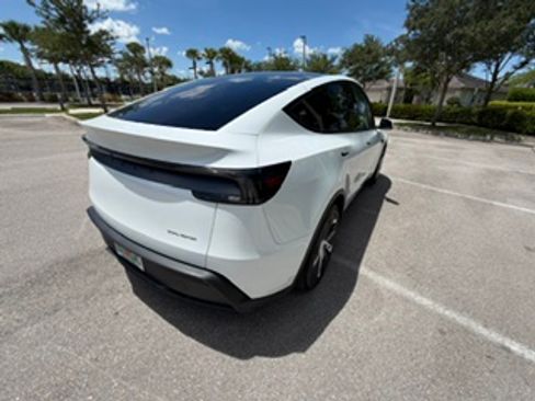 Used 2026 Tesla Model Y AWD image 23