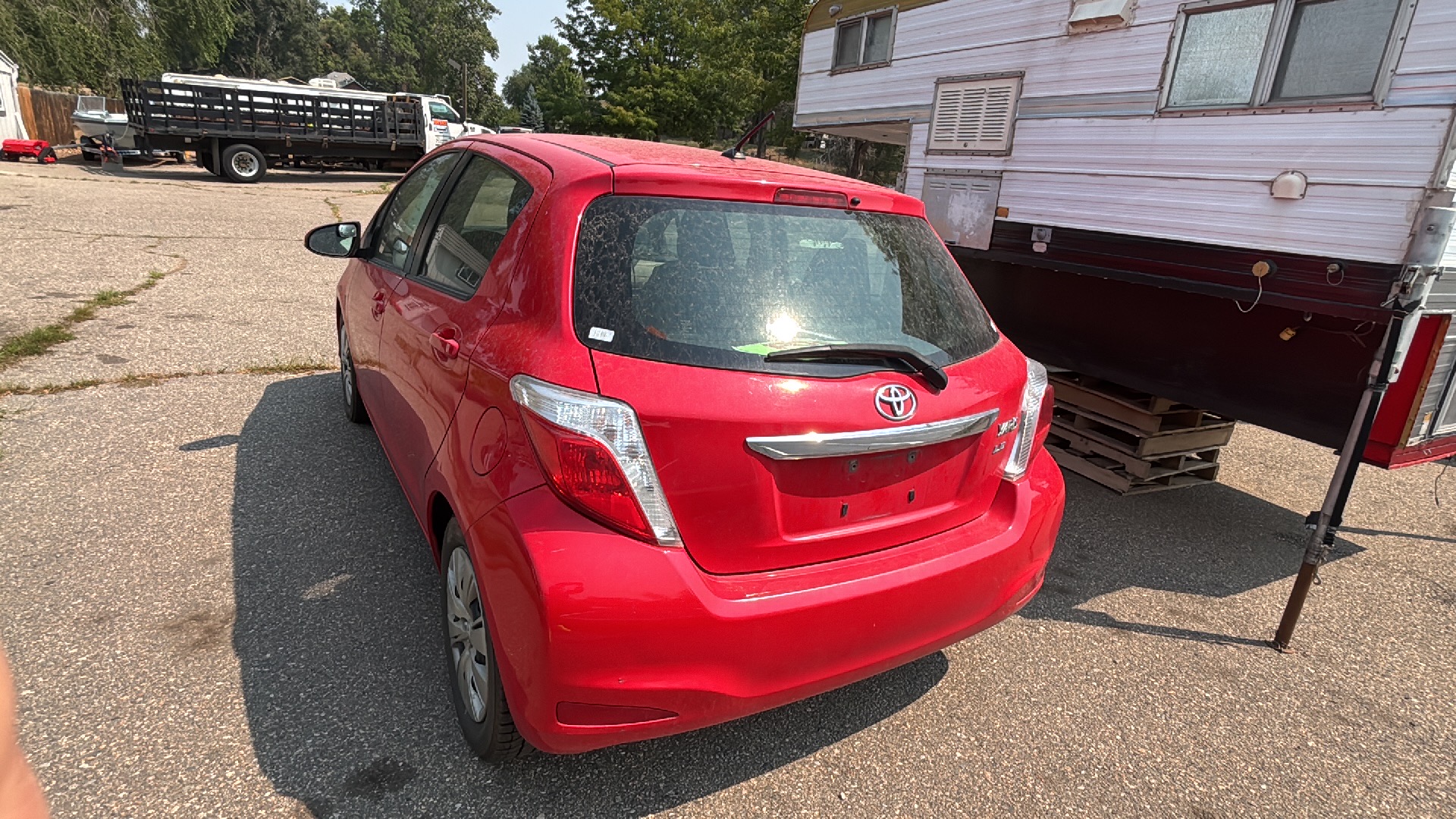 Used 2012 Toyota Yaris LE FWD image 5