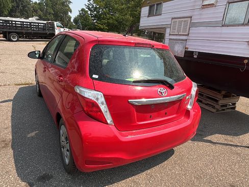 Used 2012 Toyota Yaris LE FWD image 5