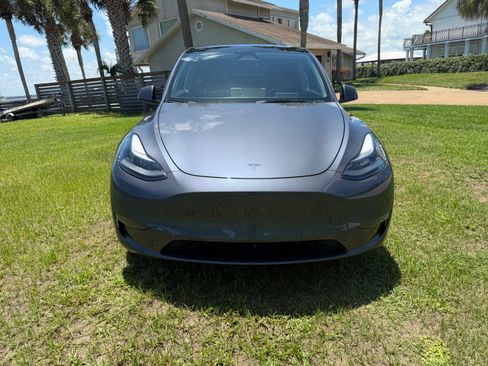 Used 2023 Tesla Model Y Long Range AWD/4WD image 4