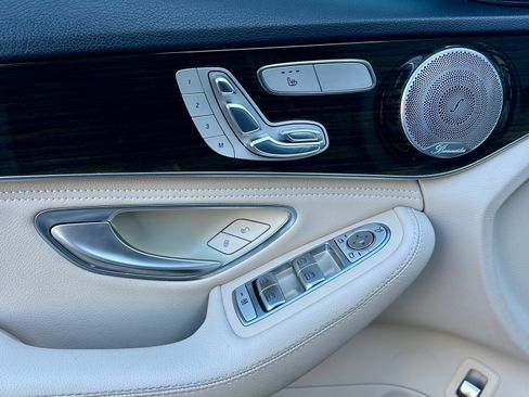 Used 2015 Mercedes-Benz C 300 4MATIC Sedan image 9