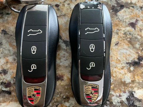 Used 2014 Porsche Cayenne Turbo image 22