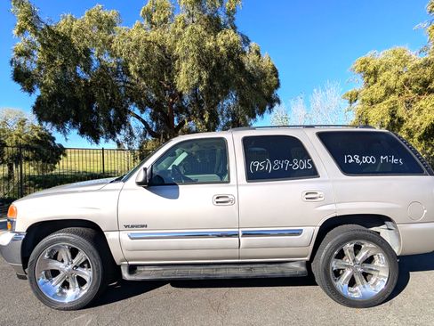 Used 2005 GMC Yukon SLE image 2