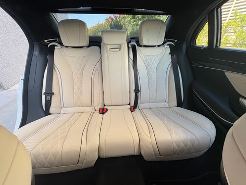Used 2019 Mercedes-Benz S 560 Sedan image 12