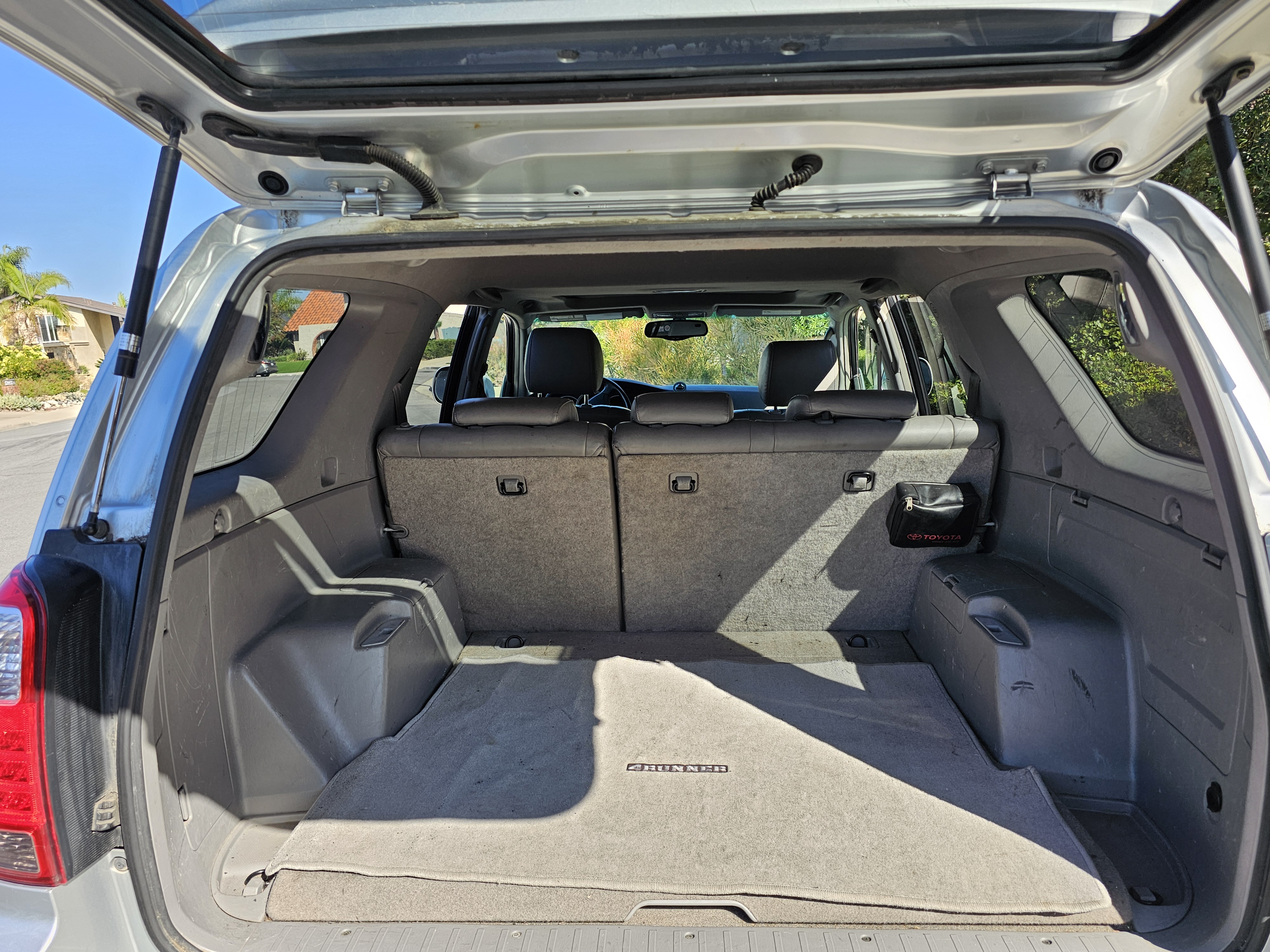 Used 2006 Toyota 4Runner Limited w/ Preferred Accessory Pkg AWD/4WD image 5