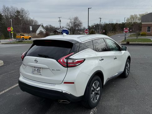 Used 2018 Nissan Murano SL w/ Moonroof Package image 14