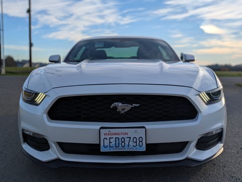 Used 2017 Ford Mustang Coupe image 2