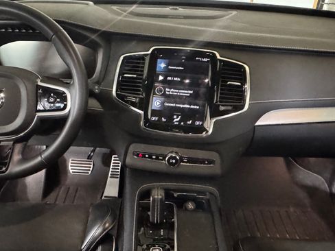 Used 2022 Volvo XC90 T8 R-Design w/ Advanced Package image 4