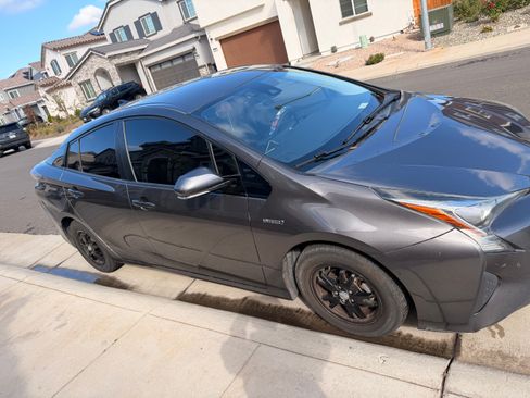 Used 2017 Toyota Prius Two image 2